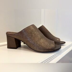 Donald J Pliner || Ellis Slide in Taupe Crackle Finish